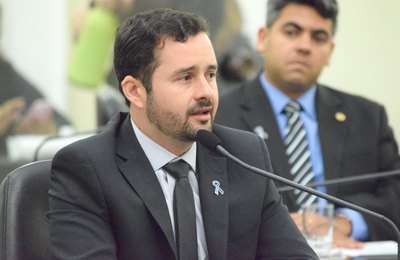 Bruno Toledo cobra conclusão das obras de infraestrutura em habitações de Ibateguara