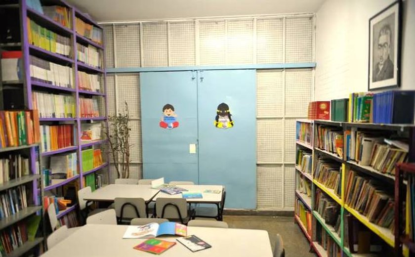 Comissão cria programa de incentivo a bibliotecas públicas e escolares