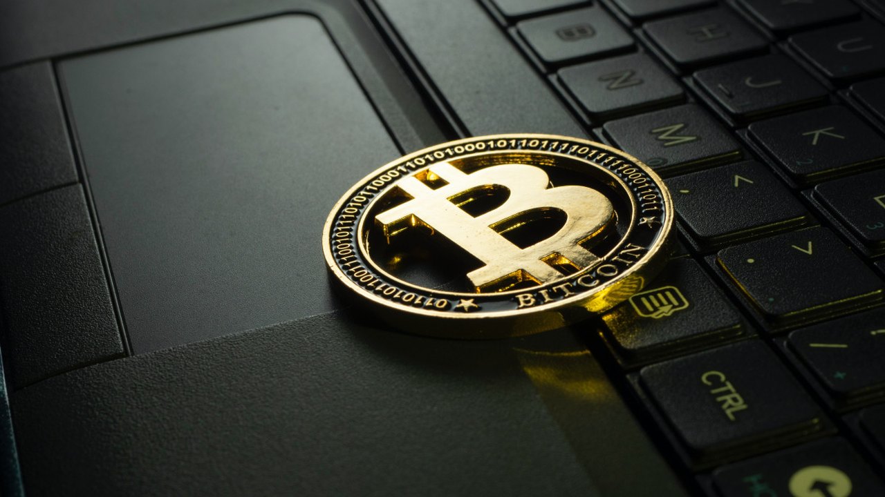 Criptomoedas ganham força como investimento no Brasil