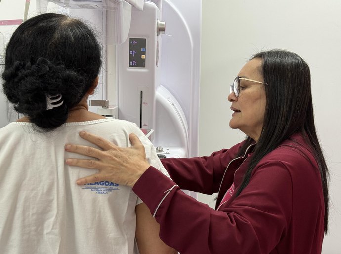 Outubro Rosa: Governo de Alagoas oferta exame gratuito de mamografia para servidoras do Estado