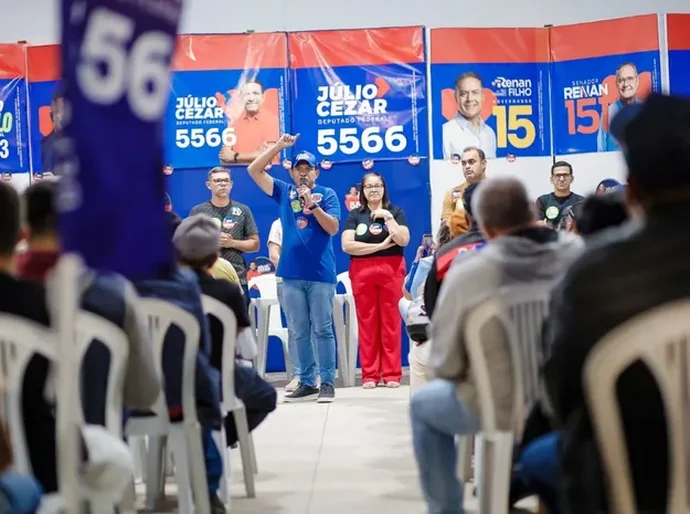 Júlio Cezar fala com transportadores e quer ampliar Programa Caminhos da Universidade para mais jovens