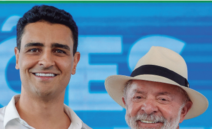 JHC e Lula posaram para fotos oficiais durante entrega dos apartamentos