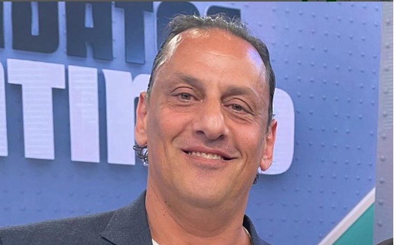 PF apreende celular de Frederick Wassef em restaurante na capital paulista