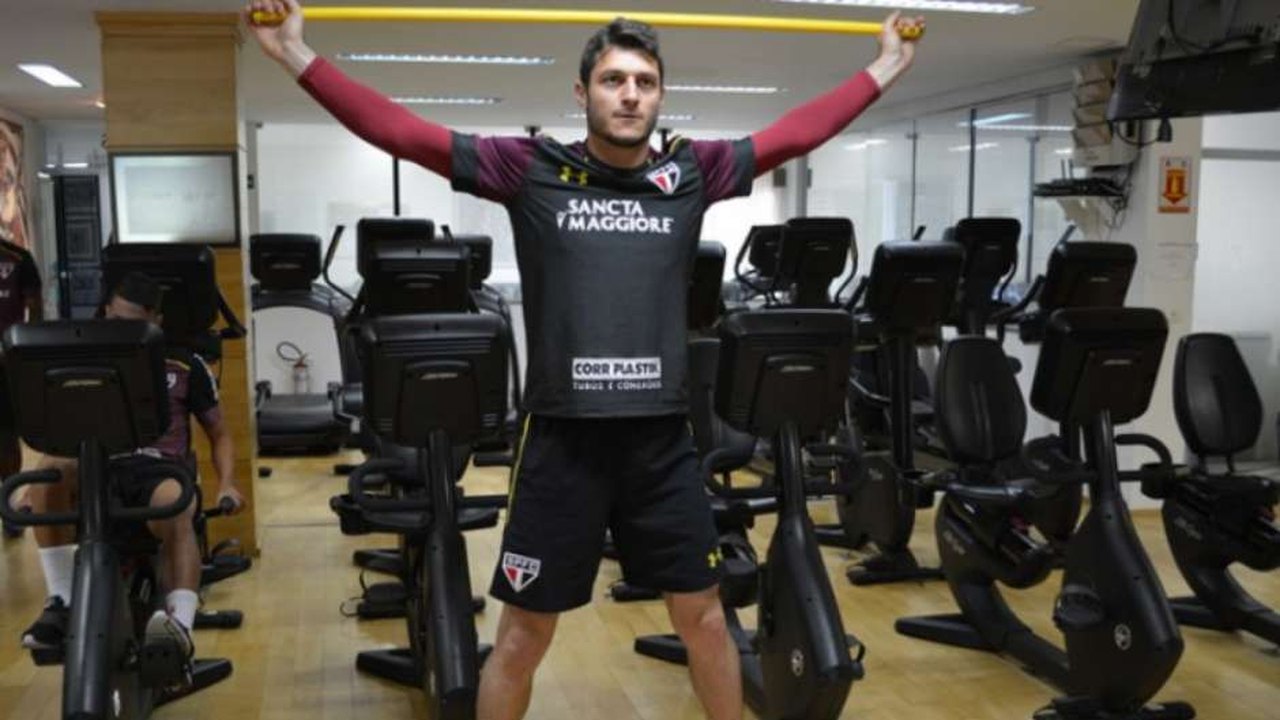 Ovacionado, goleiro do São Paulo exalta: ‘Me sinto o verdadeiro Denis’