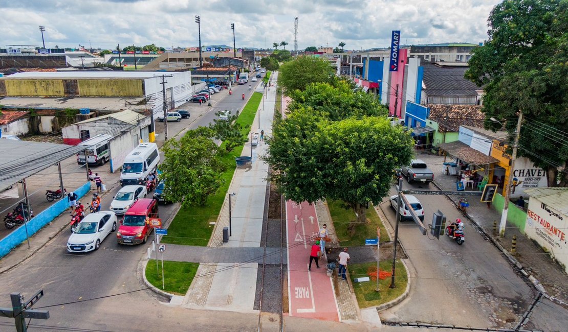 Entrega de obra de mobilidade urbana em Arapiraca