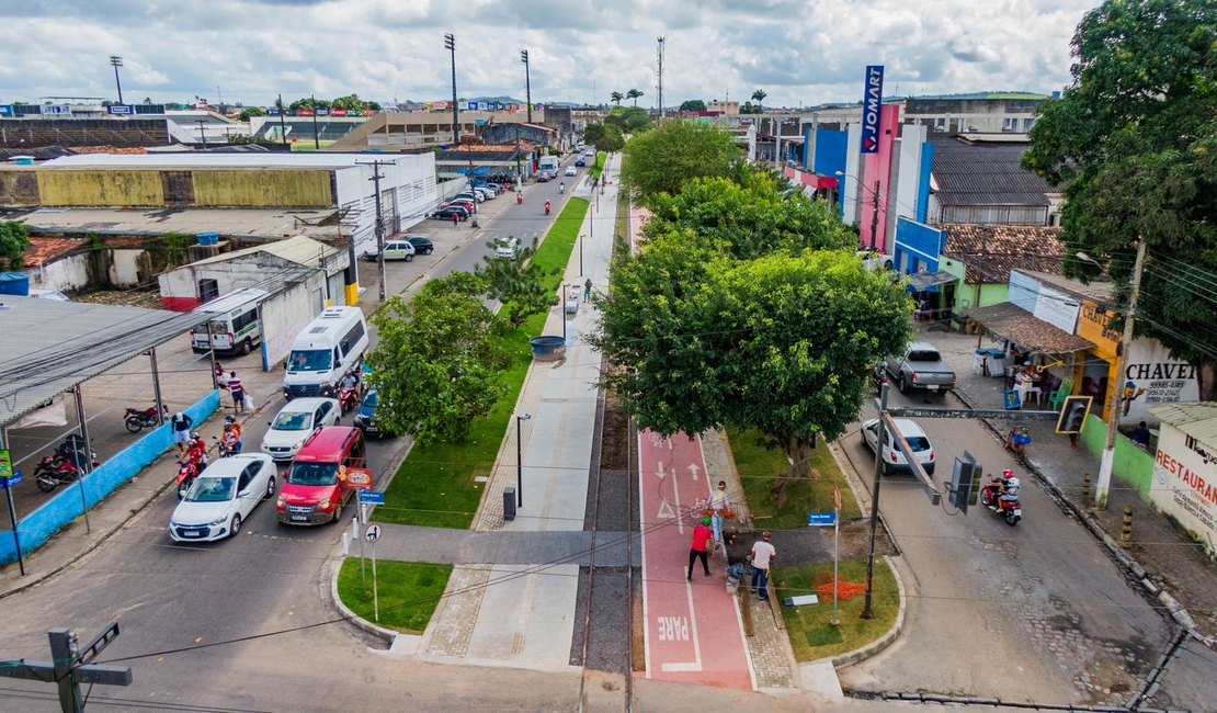 Entrega de obra de mobilidade urbana em Arapiraca