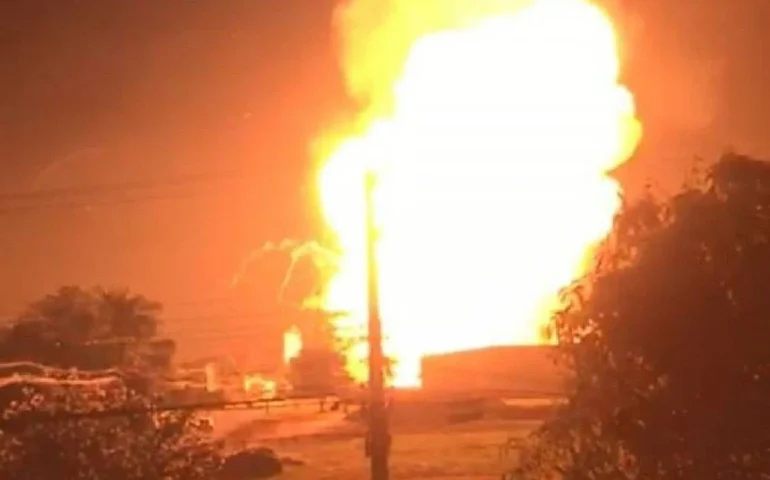 Vídeo: Explosão em depósito de combustível na capital da Guiné deixa dezenas de pessoas feridas