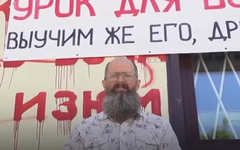 Russo é condenado a um ano e meio de prisão por mensagens de apoio à Ucrânia