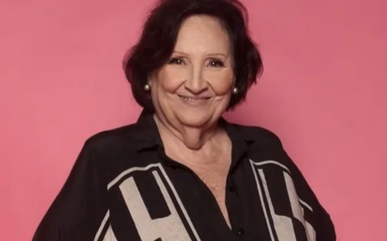 Dona Déa, mãe de Paulo Gustavo, fala sobre morte do filho: 'Ele dizia que ia morrer cedo'