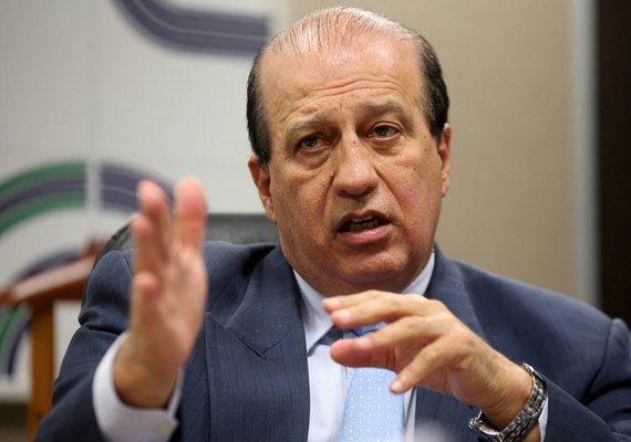 Ministro do TCU alerta para risco de colapso nas aposentadorias: “Vai acabar o peixe”