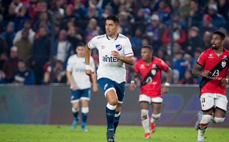 Atlético-GO vence e estraga festa do Nacional na estreia de Luis Suárez