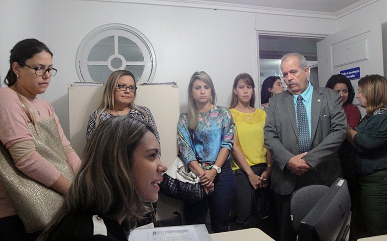 Juiz visita ONG que trata de dependentes químicos em Marechal