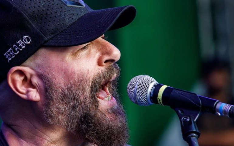 Mingau: 'Agora é preciso lutar pela vida', diz neurologista que atende baixista do Ultraje a Rigor