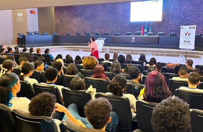 Alunos de escolas públicas dialogam sobre reconhecimento e combate à violência contra a mulher