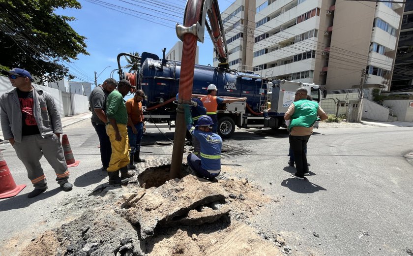 Prefeitura autua BRK Ambiental por ligação clandestina de esgoto na Ponta Verde