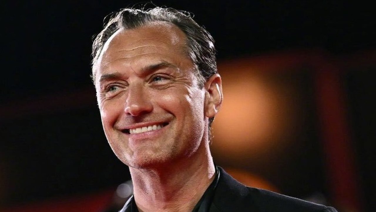 Jude Law será técnico do Liverpool em série do criador de 'Adolescência'
