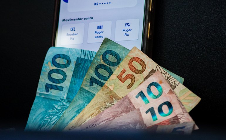 Governo de Alagoas antecipa salários dos servidores para esta quarta-feira