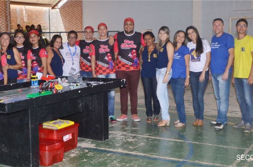 Projeto de robótica motiva alunos de Coruripe