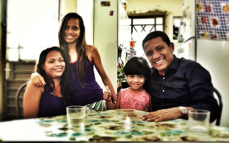 Júlio Cezar propõe zerar déficit habitacional de Alagoas até 2018