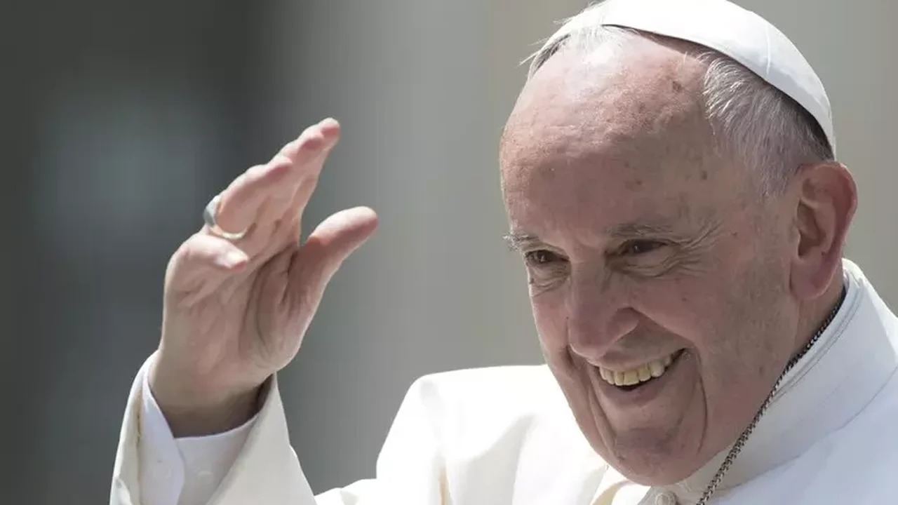 Padre italiano relata amizade com papa Francisco em livro
