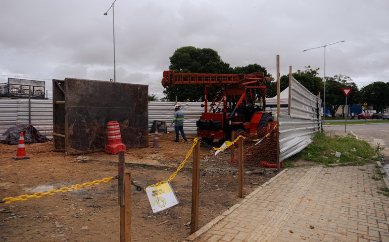 Prefeitura inicia fundação de obra da nova passarela de pedestres do Canaã