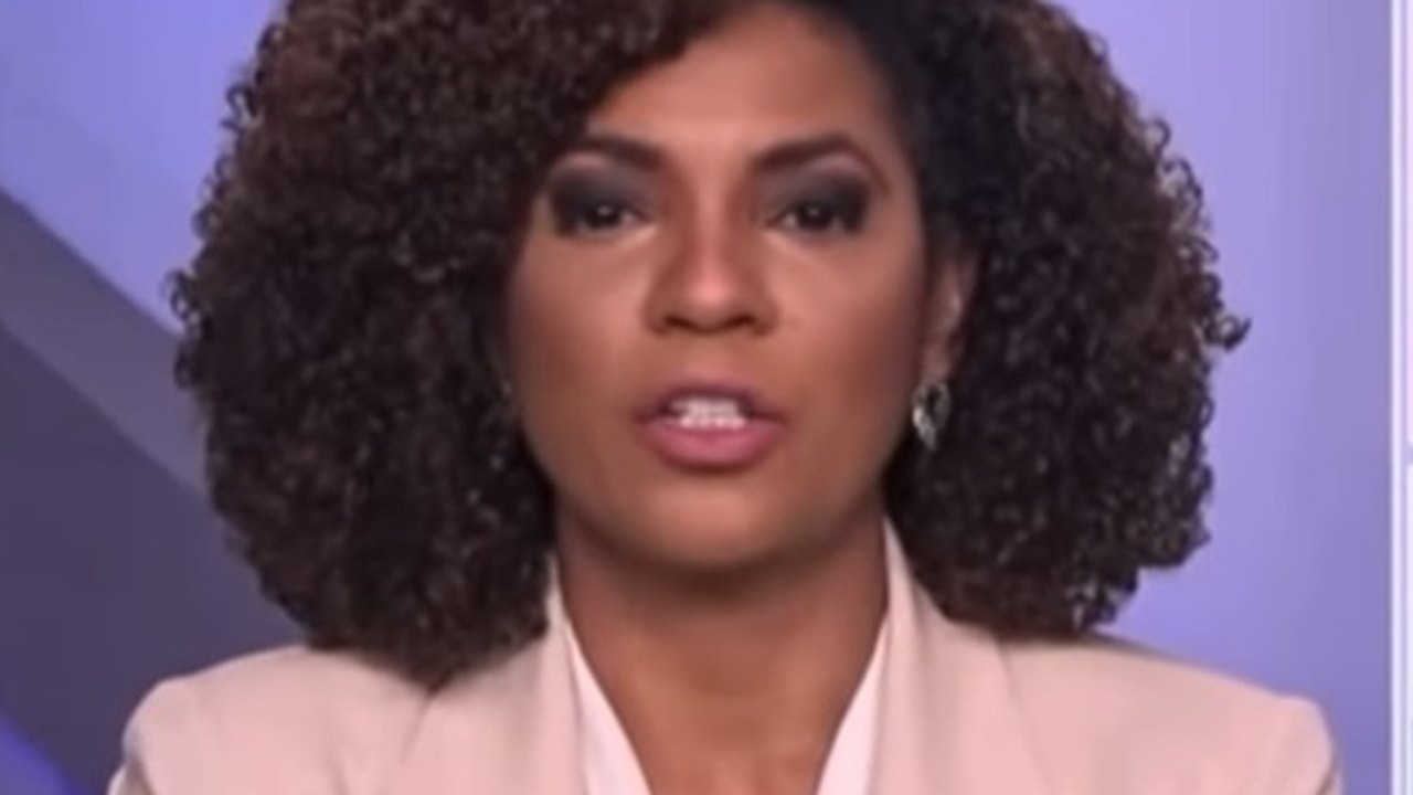 Jornalista Luciana Barreto chora ao vivo ao falar sobre racismo contra Vini Jr.