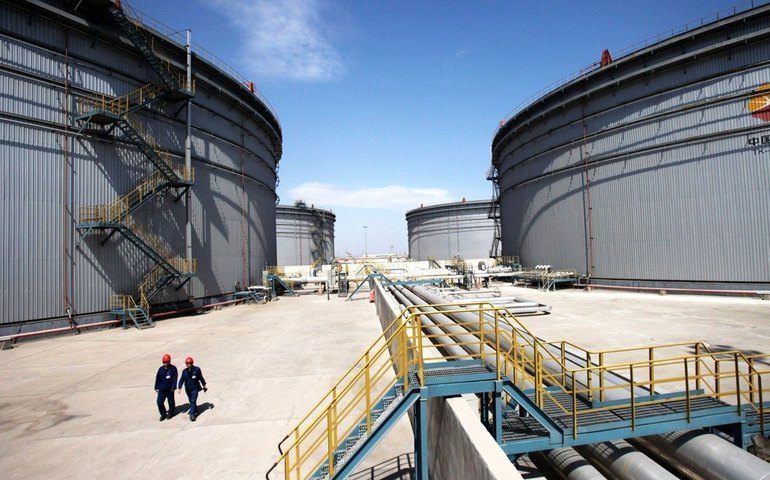 Importações chinesas de petróleo bruto da Rússia atingem novo recorde em 2024