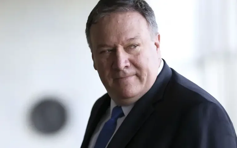 Mike Pompeo: após ouvir teorias, Trump concluiu que redução de déficits será benéfica aos EUA