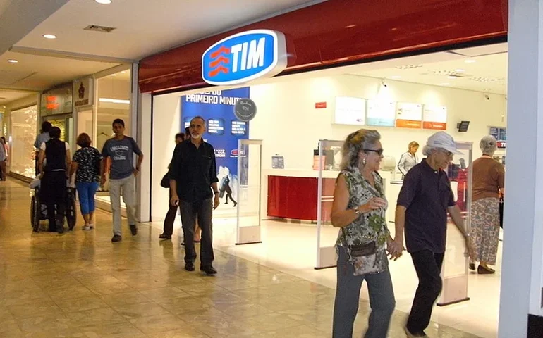 TIM: lucro líquido atinge R$ 805 milhões no 3º trimestre, alta de 11,2%