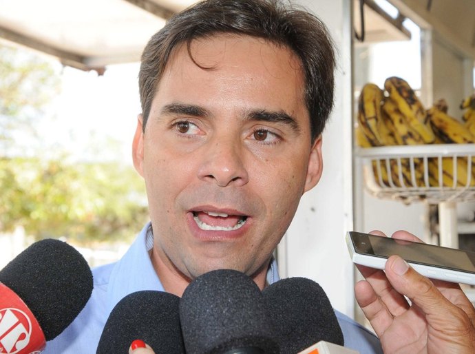 Prefeitura de Maceió participa de entrega na Adefal e lança edital para novas creches