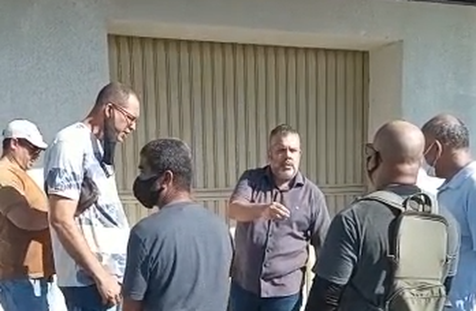 Terceirizados da Fundação Renascer reivindicam pagamento salarial atrasado