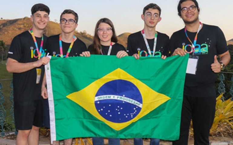 Brasileiros são medalhistas em olimpíada internacional de astronomia
