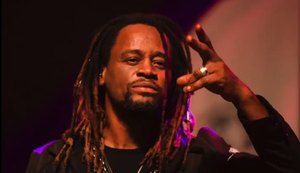 Cantor se envolveu em um acidente na noite deste sábado