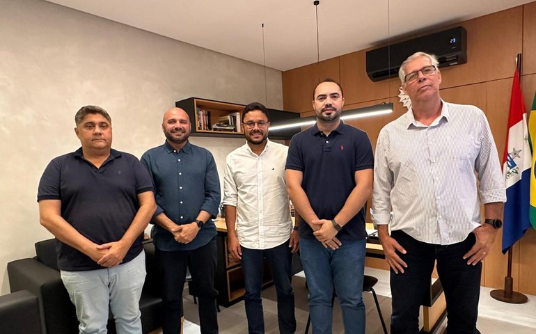 Governo de Alagoas e Prefeitura de Maribondo alinham implantação do projeto Plural no município