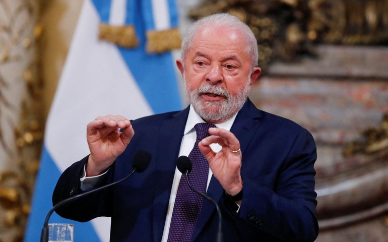 Lula se encontra com presidente de Cuba no 2º dia de viagem à Argentina