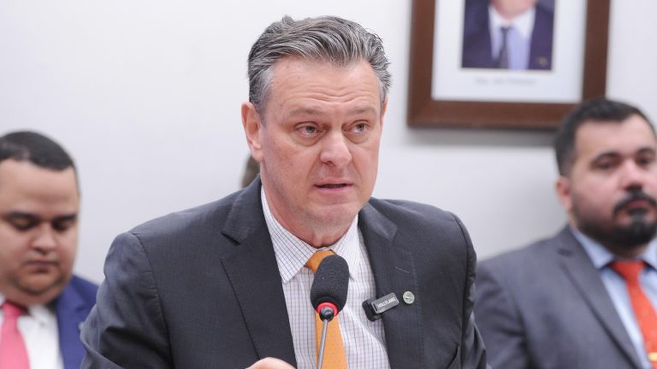 Fávaro diz que diálogo entre Lula e Alcolumbre está travado, mas deve ser retomado