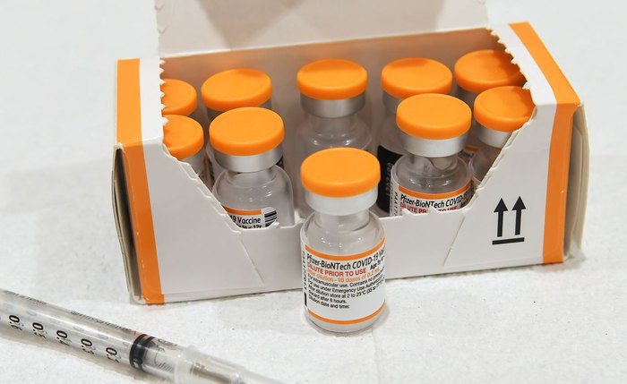 Vacinas da Pfizer chegam hoje ao estado