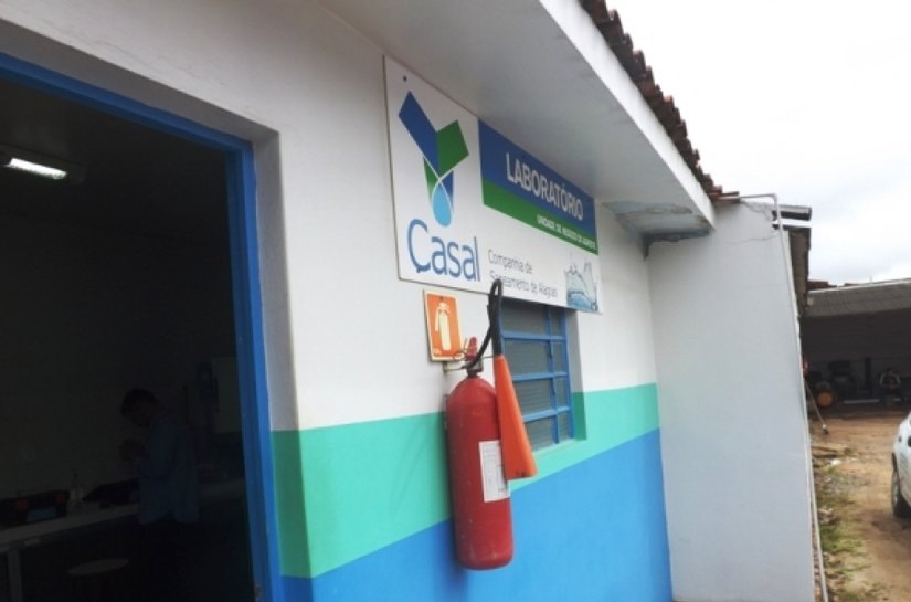 Arsal fiscaliza qualidade da água distribuída à população de Arapiraca
