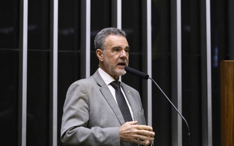 Comissão debate dificuldades de estudantes com o Fies