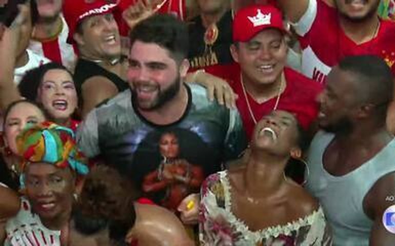 Erika Januza comemora título da Viradouro e fala da importância o enredo: 'Possibilidade de conhecer outras histórias'