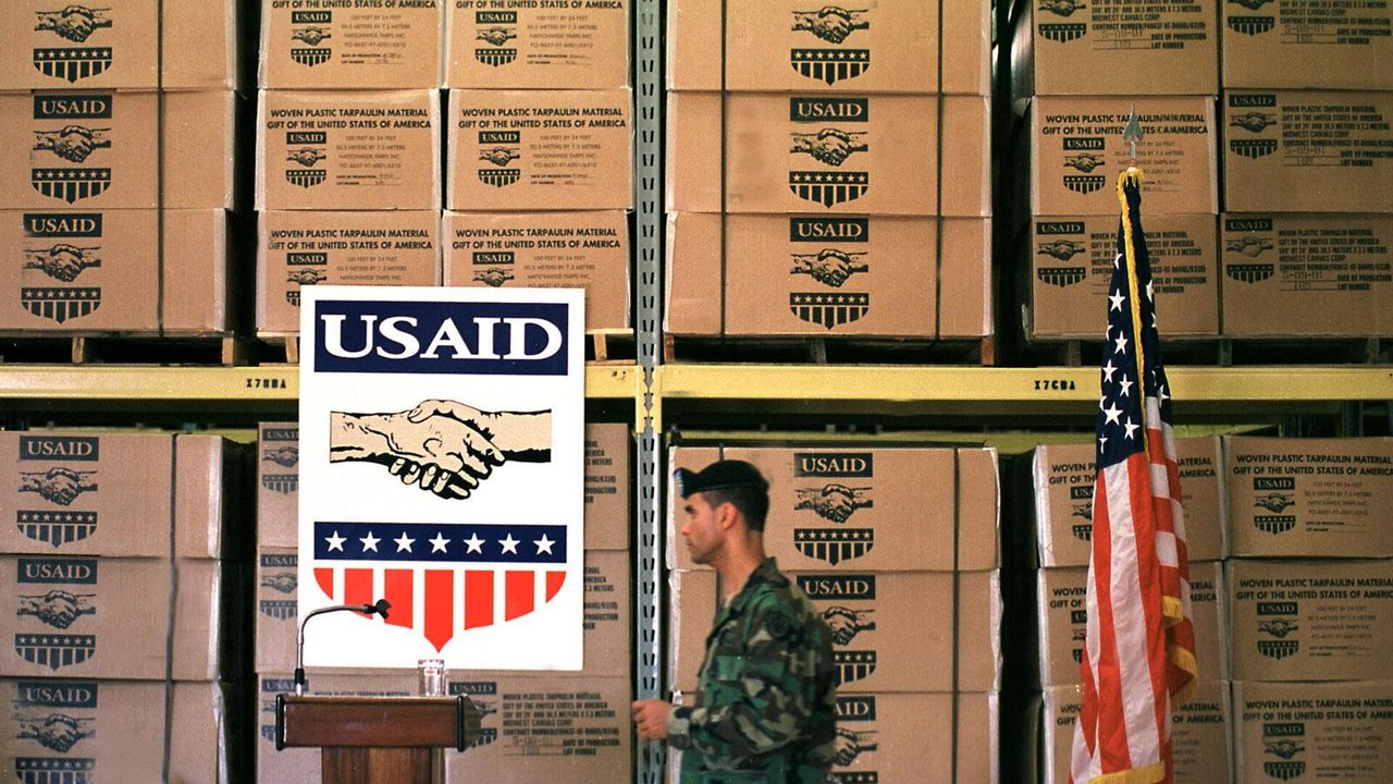 Governo Trump vai demitir todos os funcionários locais e diplomatas da USAID, diz mídia