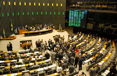 Deputados aprovaram a educação domiciliar ou homeschooling; entenda o assunto
