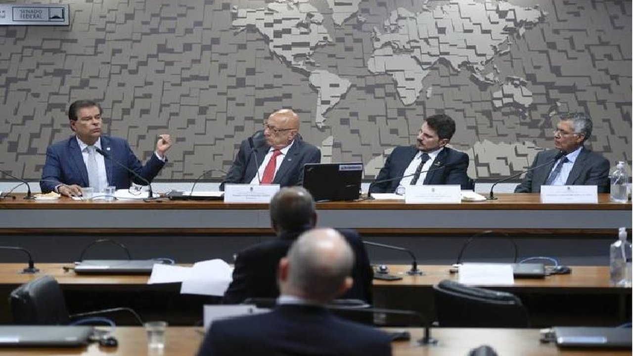 CRE vai debaterá retorno de vistos com ministra do Turismo