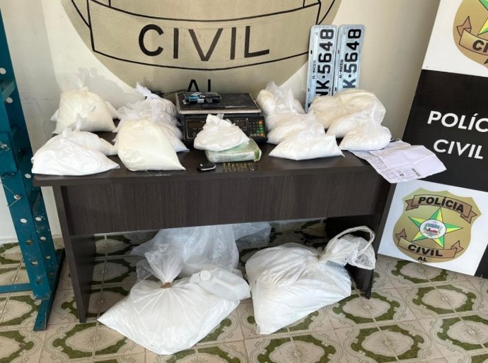 Polícia Civil apreende mais de 40 kg de drogas e desmantela laboratório clandestino em Arapiraca