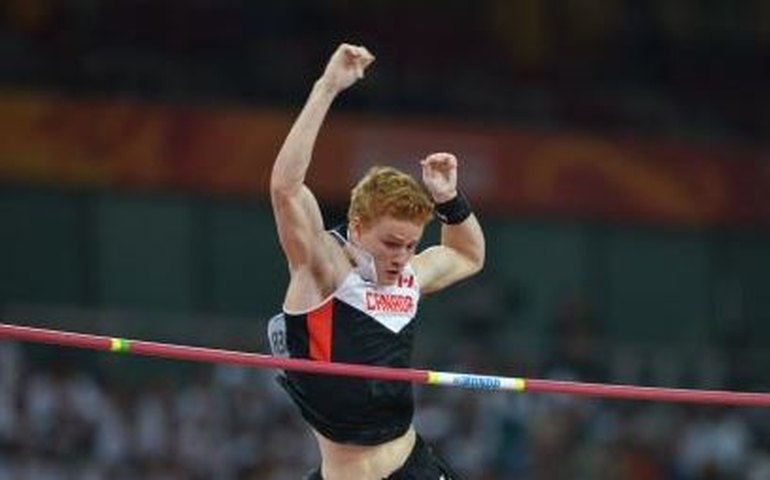 Campeão mundial de salto com vara morre aos 29 anos
