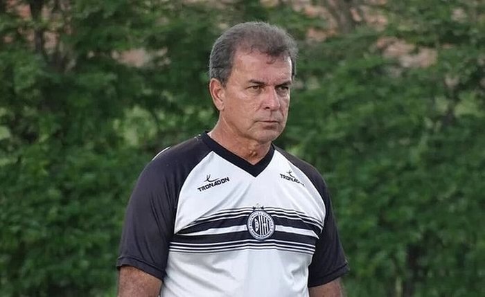 Treinador teve uma curta passagem pelo futebol alagoano em 2013