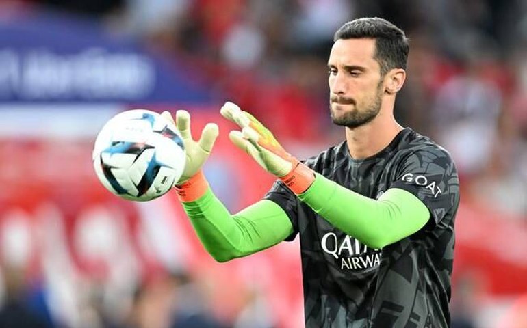 Dez meses depois de acidente quase fatal, goleiro do PSG anuncia que será pai