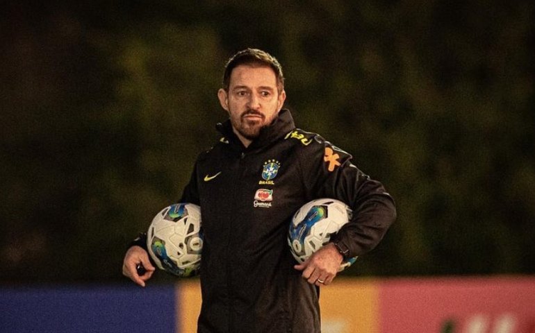 Ramon Menezes segue como interino e convocará seleção principal em folga do Mundial Sub-20