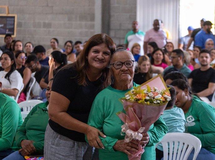 Ziane Costa, em comemoração aos 72 anos de Delmiro, entrega uma das Centrais de Triagem mais modernas de Alagoas
