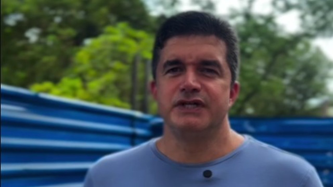 Rui Palmeira denuncia abandono de obras públicas em praça e areninha em Maceió